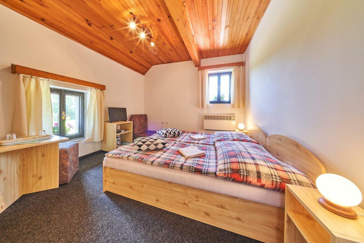 Penzion Pod Lesem Hotel Hodkovice Ngoại thất bức ảnh