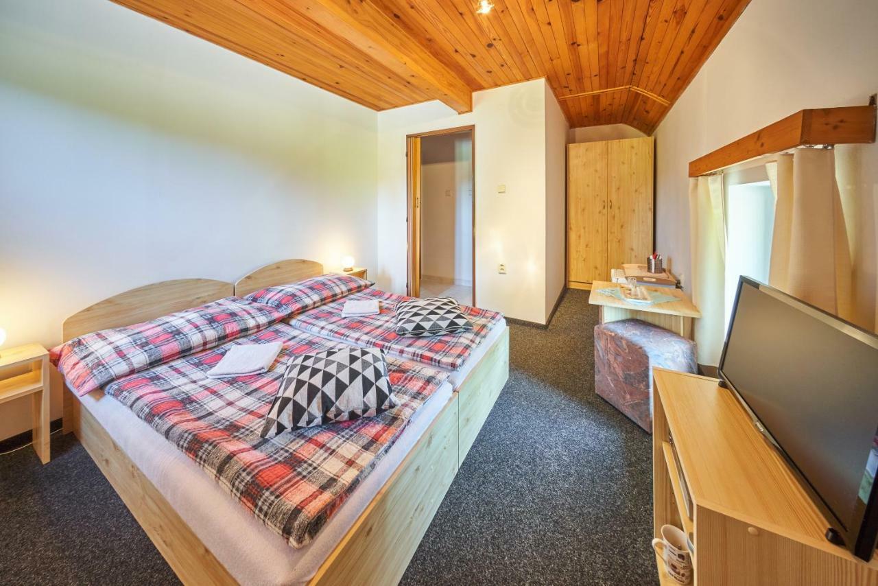 Penzion Pod Lesem Hotel Hodkovice Ngoại thất bức ảnh