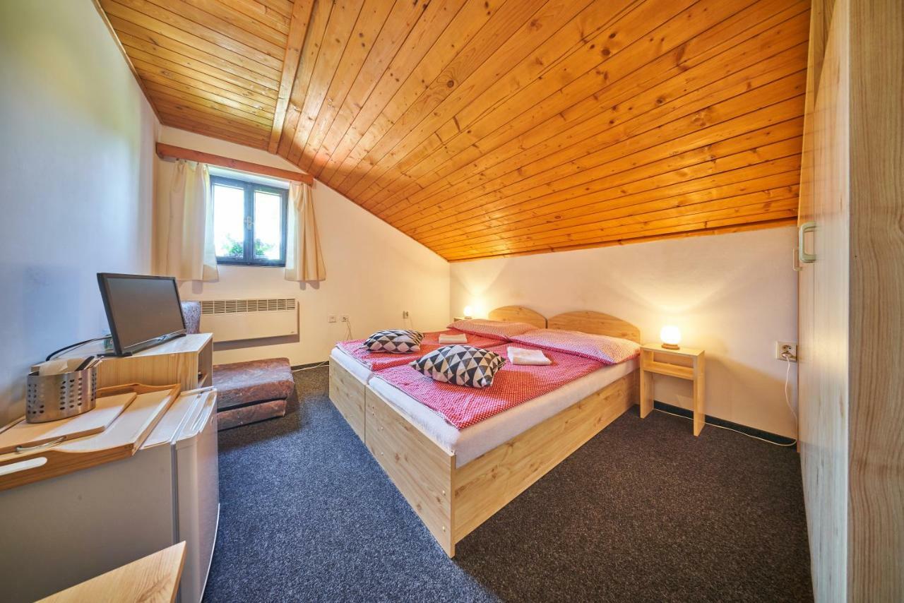 Penzion Pod Lesem Hotel Hodkovice Ngoại thất bức ảnh